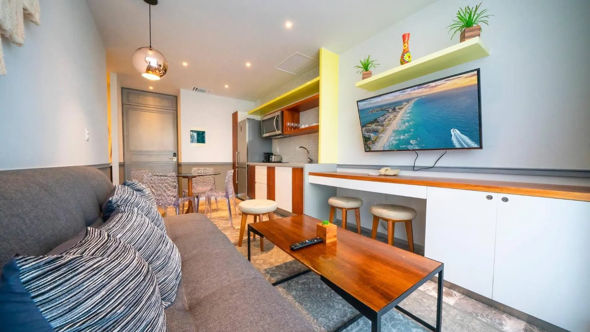 Luxury 1 Bedroom Condo With Rooftop Pool - Singular Joy Residences, Jojo Playa del Carmen México