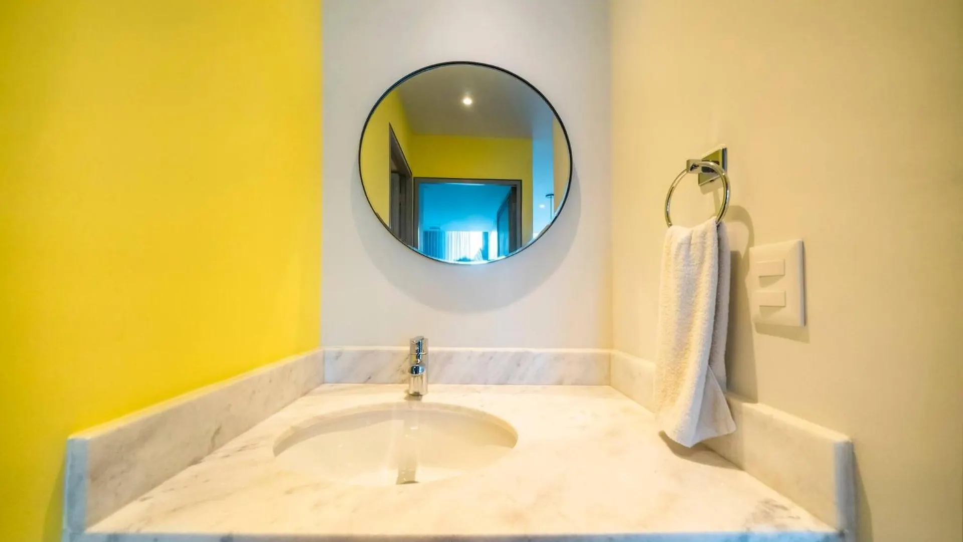 Luxury 1 Bedroom Condo With Rooftop Pool - Singular Joy Residences, Jojo Playa del Carmen Apartamento