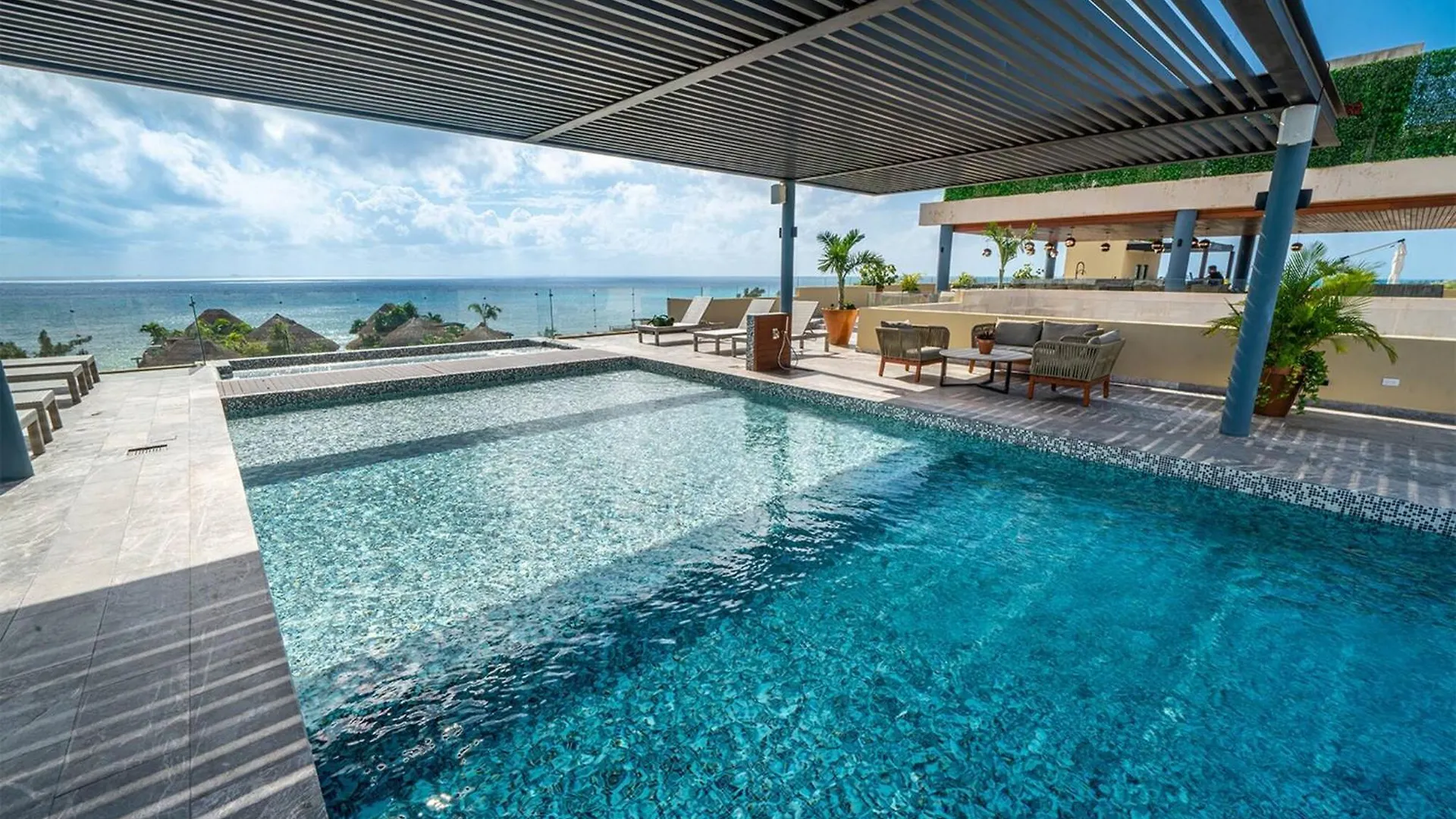 Luxury 1 Bedroom Condo With Rooftop Pool - Singular Joy Residences, Jojo Playa del Carmen