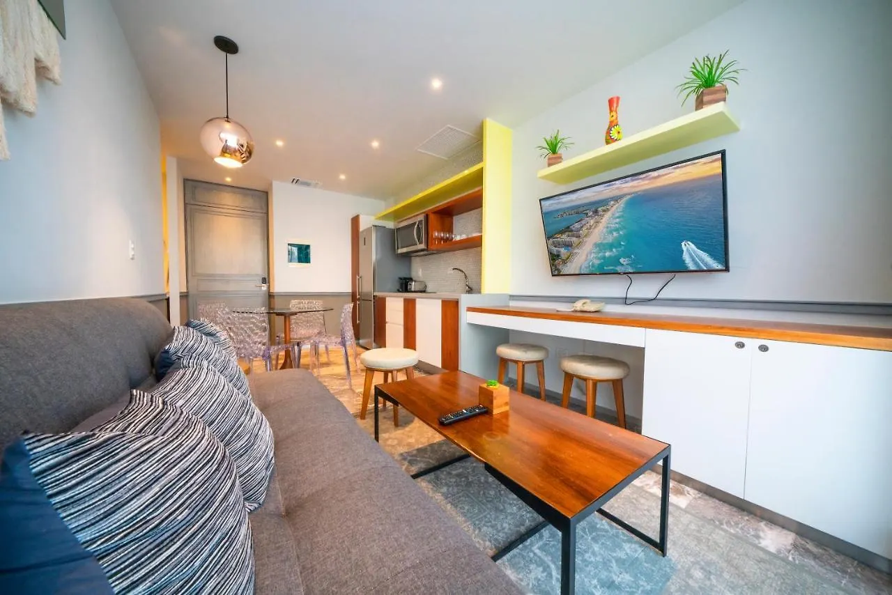 Luxury 1 Bedroom Condo With Rooftop Pool - Singular Joy Residences, Jojo Playa del Carmen 0*,